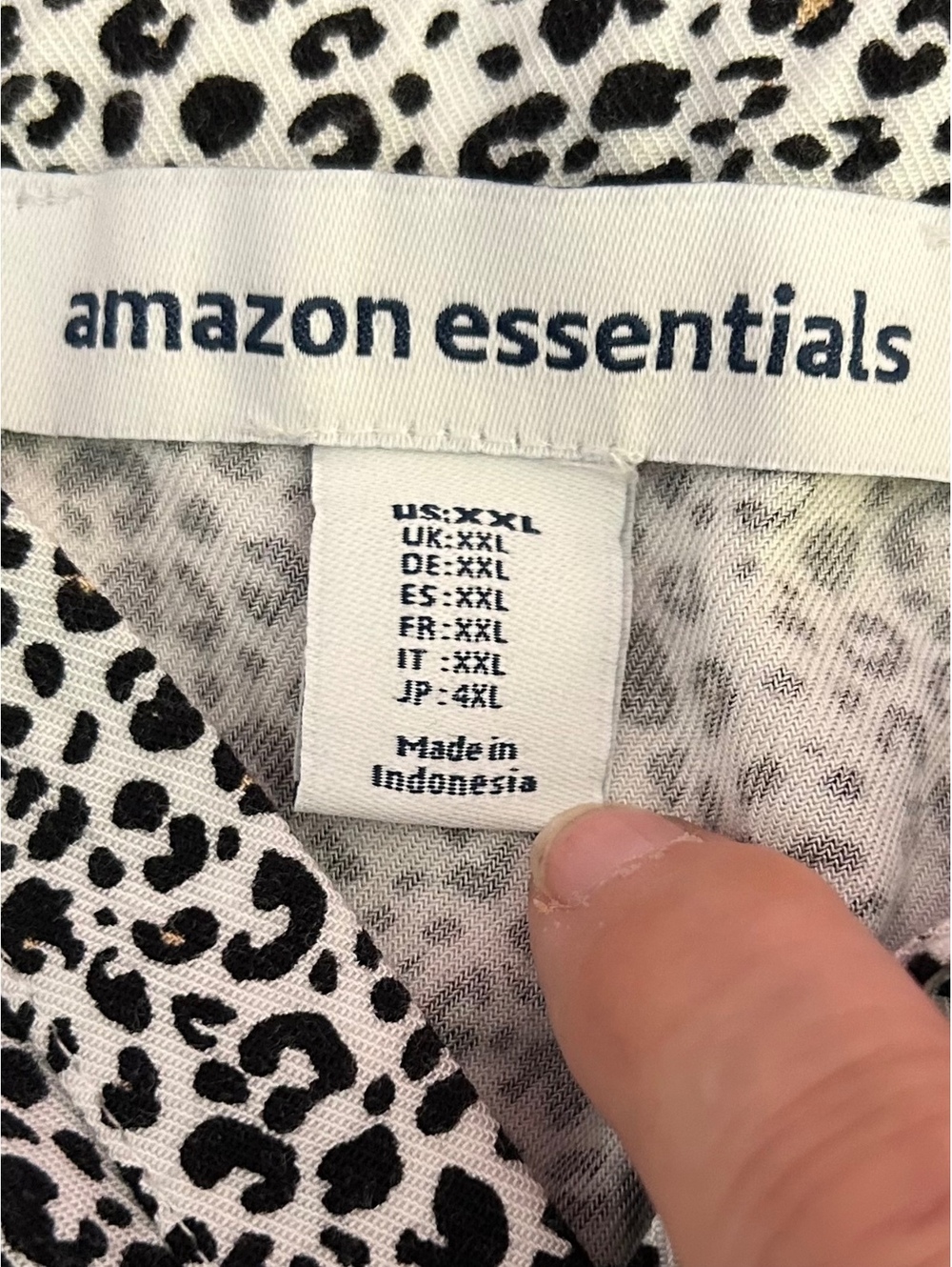 AMAZON ESSENTIALS Women’s Button Down Short Sleeve Leopard Print Top / Size: XXL - Picture 7 of 7